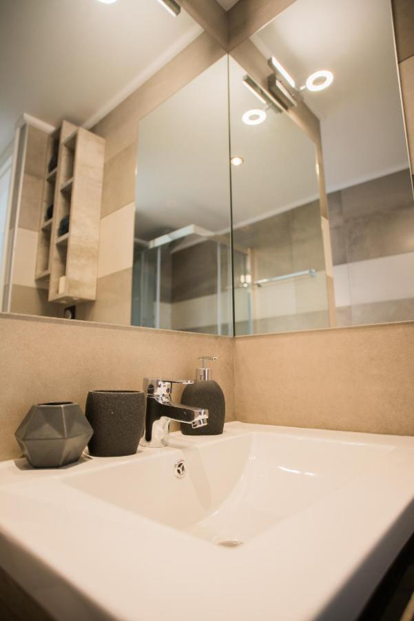 Athenian Living Suites Екстер'єр фото